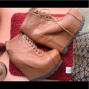 STEVE MADDEN PLATFORM BOOTIES